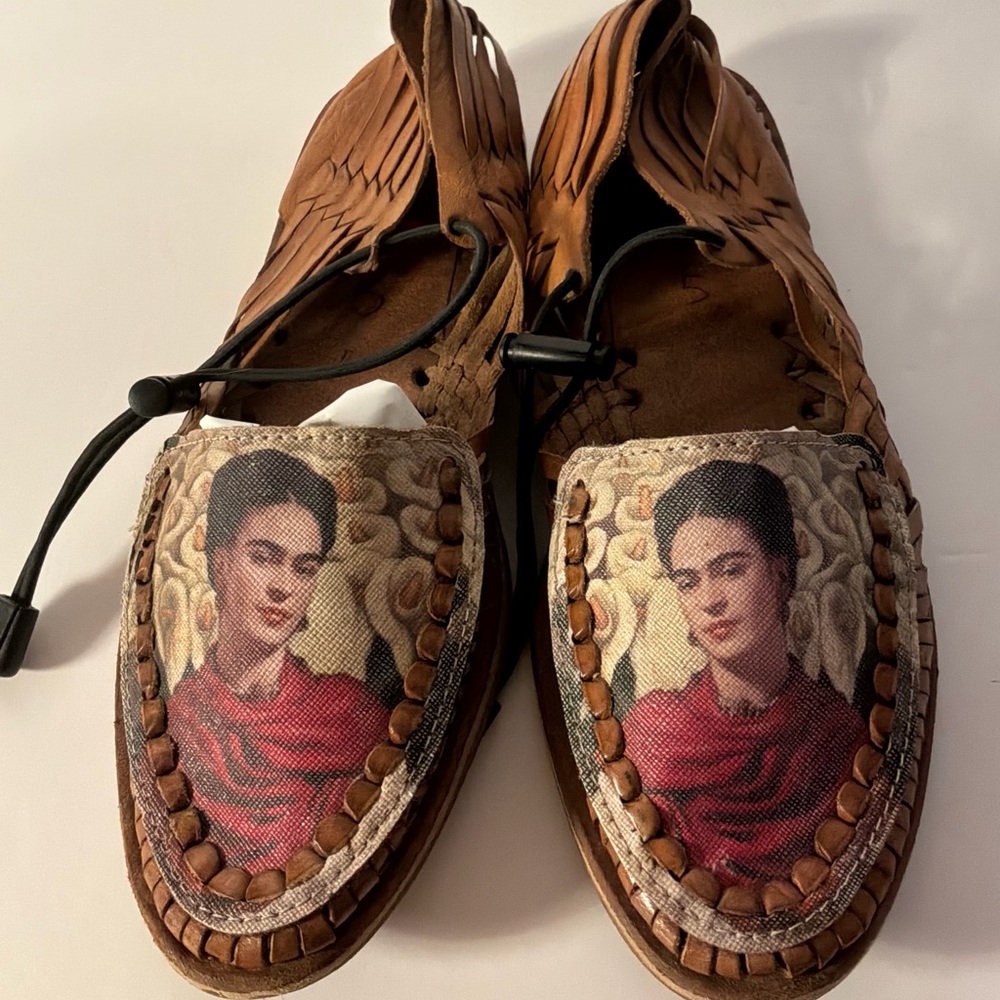 Frida Kalo theme leather shoes